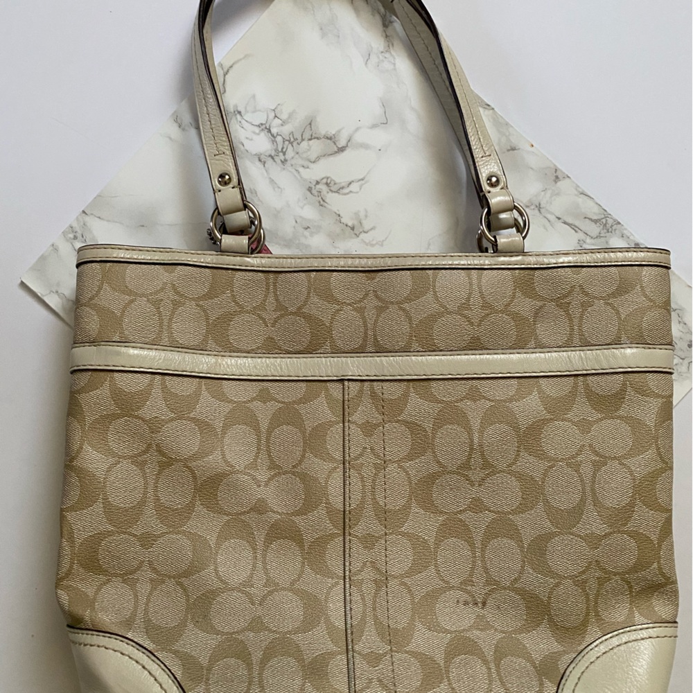 Coach Chelsea Heritage Pink and Tan . F14477 tote bag. - Picture 5 of 10